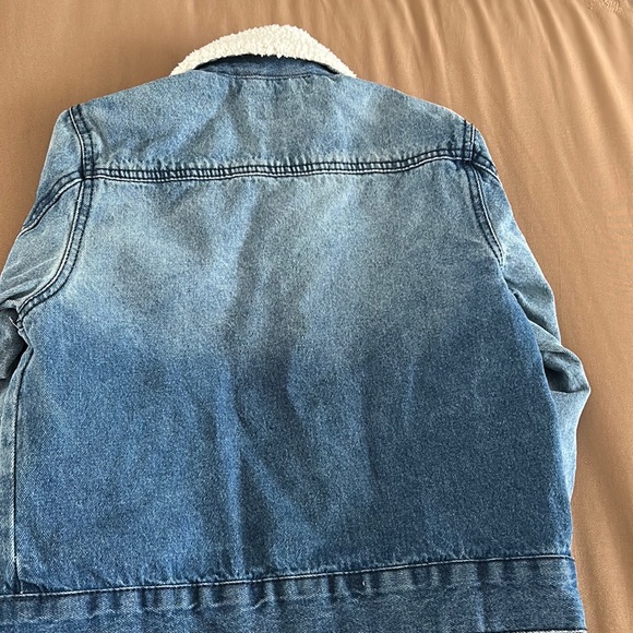 basic editions jean jacket in great condition no stains - Picture 2 of 4